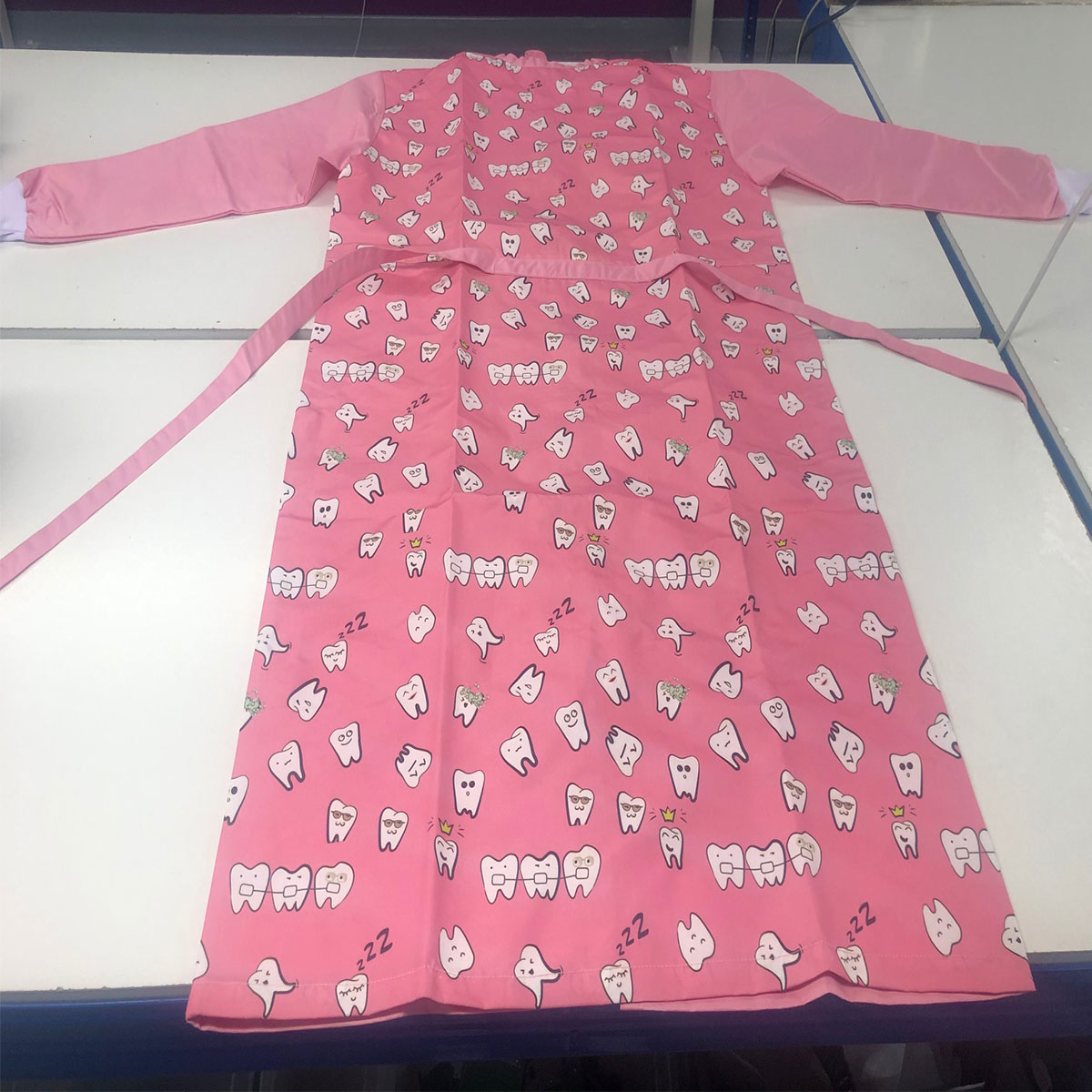 WASHABLE / REUSABLE PRINTED SURGICAL GOWN The Vet Store